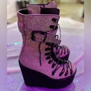 New Dolls Kill Crystal Rhinestone Traitor Boots Size 9💖Club Exx